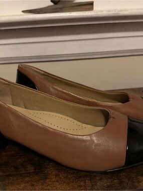 Trotters Two-Tone Leather Heels in Brown and Black